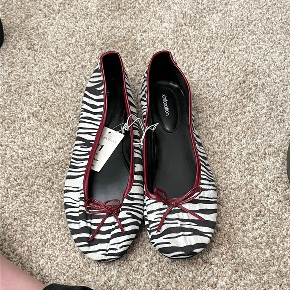 Xhilaration Zebra Print Flats with Red Trim - Picture 1 of 2